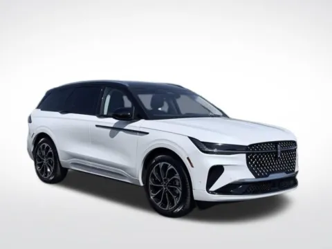 More photos of 2024 Lincoln Nautilus Reserve at Zeigler BMW of Kalamazoo, MI