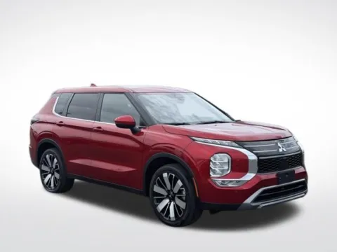 More photos of 2025 Mitsubishi Outlander SE at Zeigler BMW of Kalamazoo, MI