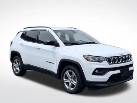 More photos of 2024 Jeep Compass Latitude at Zeigler BMW of Kalamazoo, MI