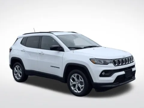 More photos of 2024 Jeep Compass Latitude at Zeigler BMW of Kalamazoo, MI