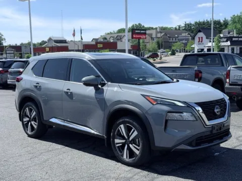 More photos of 2023 Nissan Rogue SL at Zeigler BMW of Kalamazoo, MI