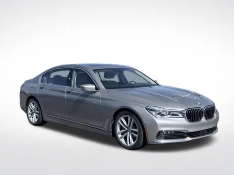 More photos of 2018 BMW 7 Series 750i at Zeigler BMW of Kalamazoo, MI