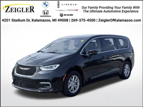 Black 2025 Chrysler Pacifica Select for sale in Kalamazoo, MI