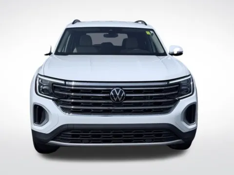 Photos of 2024 Volkswagen Atlas 2.0T SE for sale in Kalamazoo, MI at Zeigler BMW of Kalamazoo