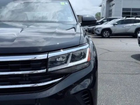 Another view of 2023 Volkswagen Atlas Cross Sport 2.0T SE for sale in Kalamazoo, MI at Zeigler BMW of Kalamazoo