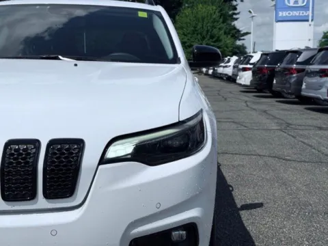 More photos of 2023 Jeep Cherokee Altitude at Zeigler BMW of Kalamazoo, MI