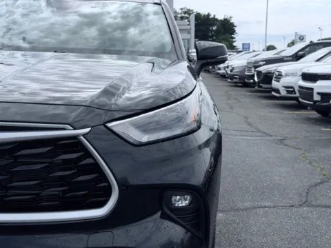 Another view of 2024 Toyota Highlander Hybrid XLE for sale in Kalamazoo, MI at Zeigler BMW of Kalamazoo