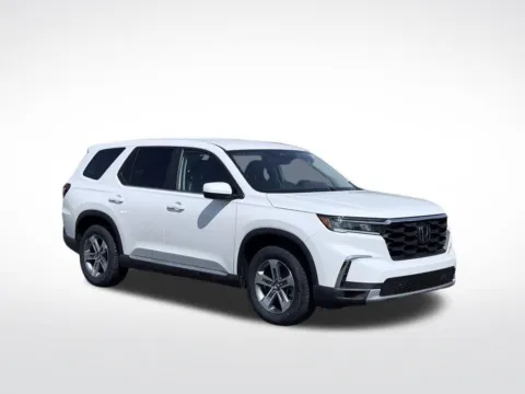 More photos of 2024 Honda Pilot EX-L at Zeigler BMW of Kalamazoo, MI