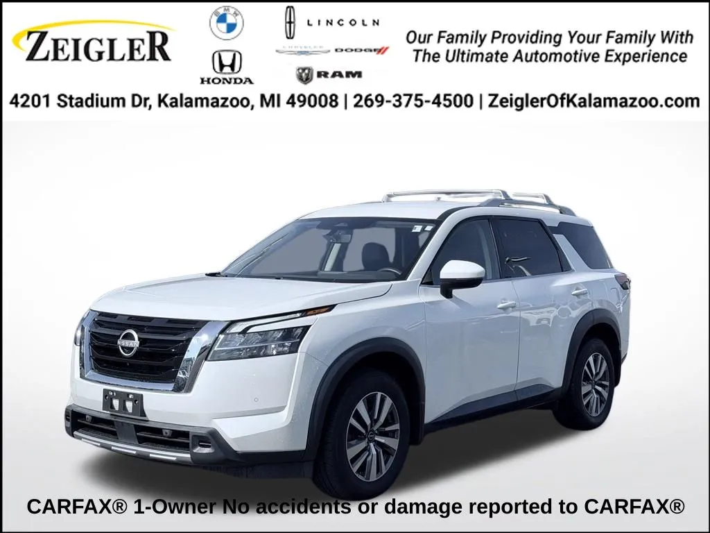 White 2023 Nissan Pathfinder SL for sale in Kalamazoo, MI