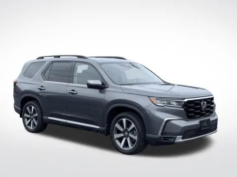 More photos of 2025 Honda Pilot Touring at Zeigler BMW of Kalamazoo, MI