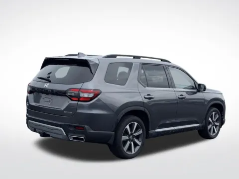 More photos of 2025 Honda Pilot Touring at Zeigler BMW of Kalamazoo, MI