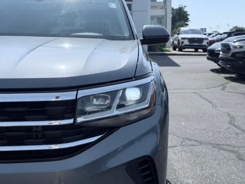 Another view of 2021 Volkswagen Atlas 3.6L V6 SE w/Technology for sale in Kalamazoo, MI at Zeigler BMW of Kalamazoo