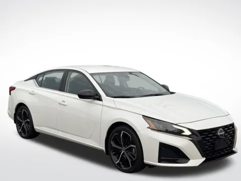 Photos of 2023 Nissan Altima 2.5 SR for sale in Kalamazoo, MI at Zeigler BMW of Kalamazoo