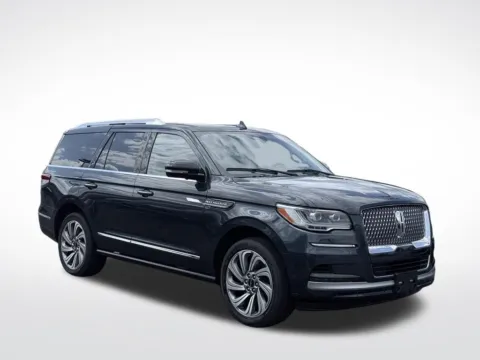 More photos of 2022 Lincoln Navigator Standard at Zeigler BMW of Kalamazoo, MI