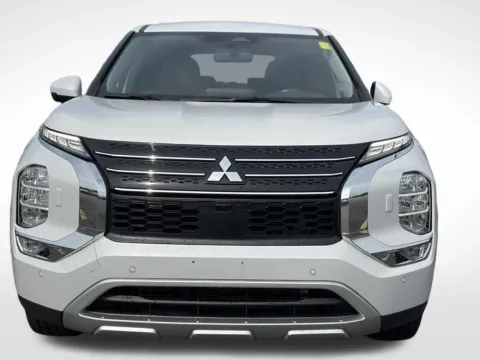 Another view of 2024 Mitsubishi Outlander SE for sale in Kalamazoo, MI at Zeigler BMW of Kalamazoo