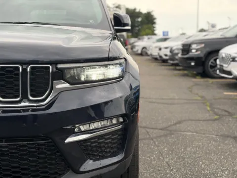 More photos of 2023 Jeep Grand Cherokee Limited at Zeigler BMW of Kalamazoo, MI