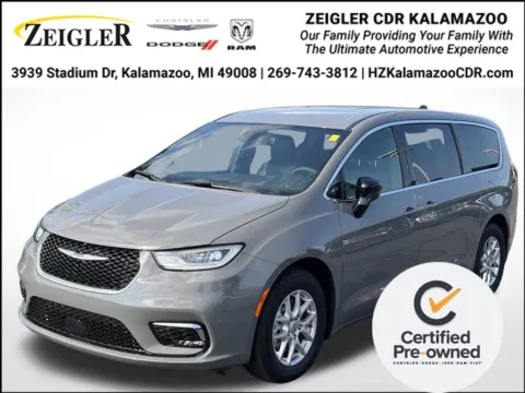 Gray 2025 Chrysler Pacifica Select for sale in Kalamazoo, MI