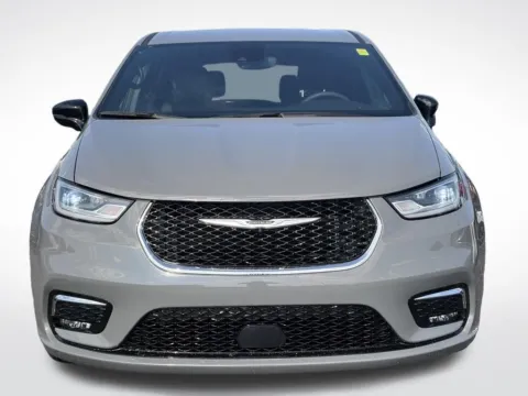 Another view of 2025 Chrysler Pacifica Select for sale in Kalamazoo, MI at Zeigler BMW of Kalamazoo