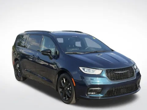 Photos of 2025 Chrysler Pacifica Limited for sale in Kalamazoo, MI at Zeigler BMW of Kalamazoo