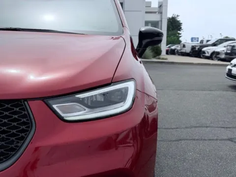 More photos of 2025 Chrysler Pacifica Limited at Zeigler BMW of Kalamazoo, MI