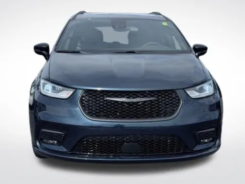 Photos of 2025 Chrysler Pacifica Limited for sale in Kalamazoo, MI at Zeigler BMW of Kalamazoo