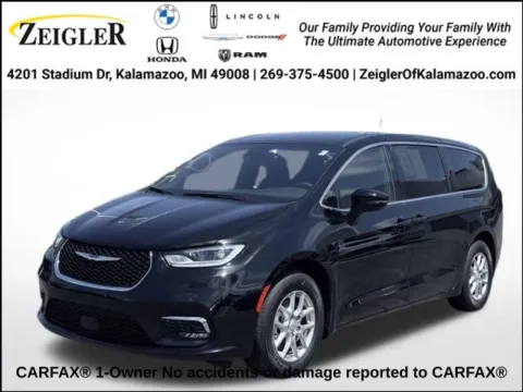 Black 2025 Chrysler Pacifica Select for sale in Kalamazoo, MI