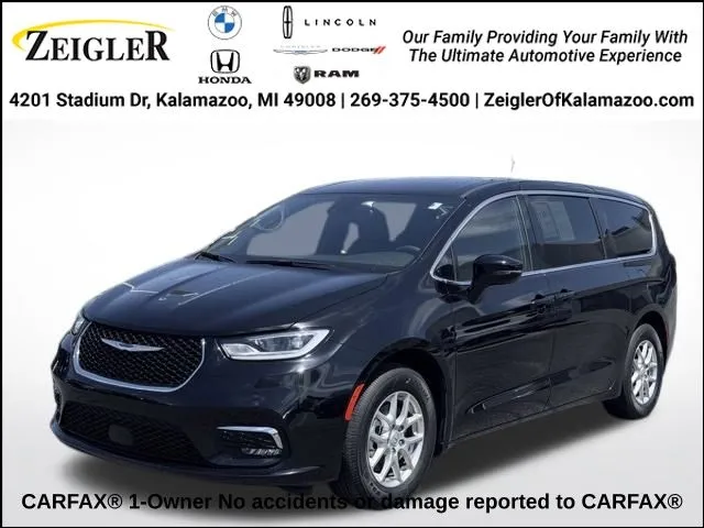 Black 2025 Chrysler Pacifica Select for sale in Kalamazoo, MI