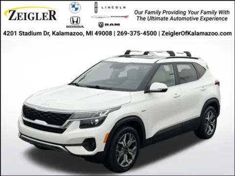 White 2022 Kia Seltos EX for sale in Kalamazoo, MI