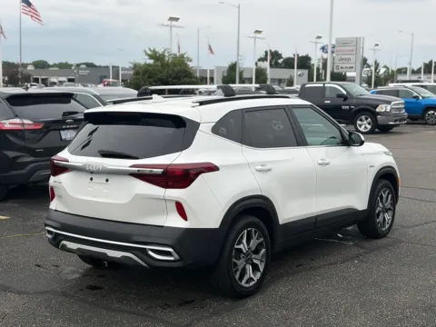 More photos of 2022 Kia Seltos EX at Zeigler BMW of Kalamazoo, MI