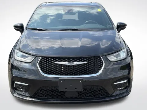 Another view of 2025 Chrysler Pacifica Select for sale in Kalamazoo, MI at Zeigler BMW of Kalamazoo