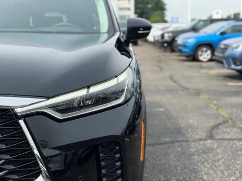 More photos of 2023 INFINITI QX60 Sensory at Zeigler BMW of Kalamazoo, MI