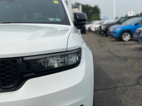 More photos of 2023 Jeep Grand Cherokee L Altitude at Zeigler BMW of Kalamazoo, MI