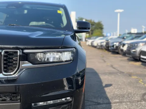 More photos of 2023 Jeep Grand Cherokee L Limited at Zeigler BMW of Kalamazoo, MI