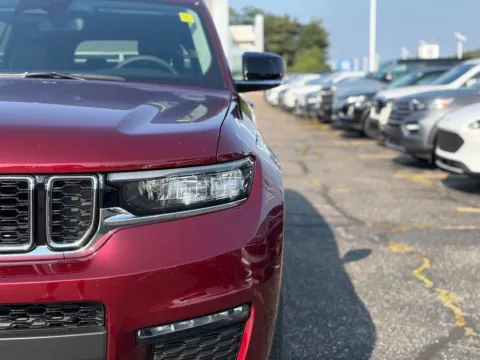 More photos of 2023 Jeep Grand Cherokee L Limited at Zeigler BMW of Kalamazoo, MI