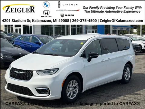 White 2025 Chrysler Pacifica Select for sale in Kalamazoo, MI