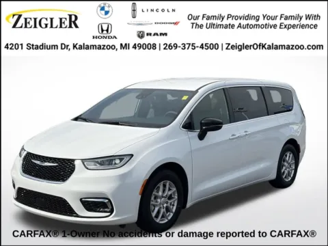 White 2025 Chrysler Pacifica Select for sale in Kalamazoo, MI