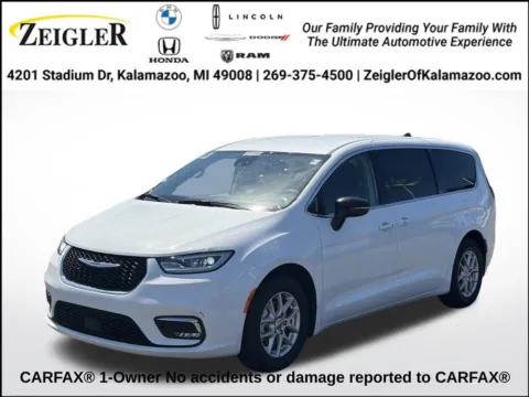White 2024 Chrysler Pacifica Touring L for sale in Kalamazoo, MI
