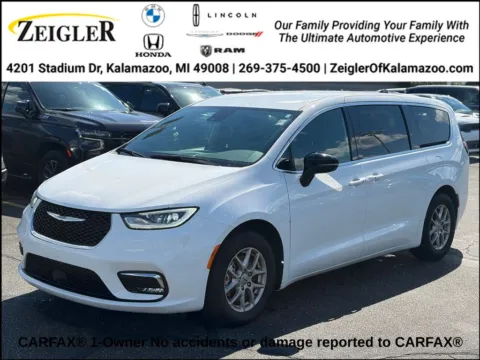 White 2025 Chrysler Pacifica Select for sale in Kalamazoo, MI