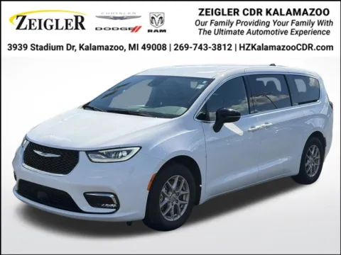 White 2025 Chrysler Pacifica Select for sale in Kalamazoo, MI