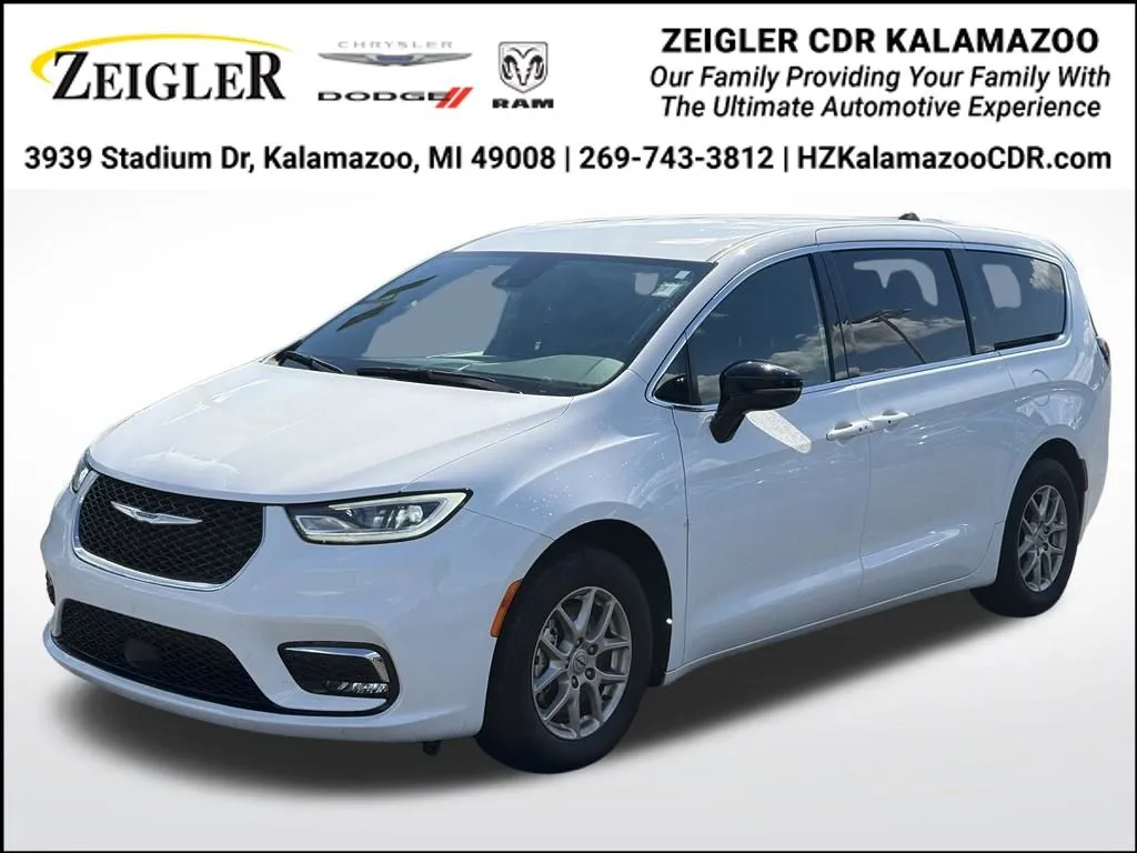 White 2025 Chrysler Pacifica Select for sale in Kalamazoo, MI