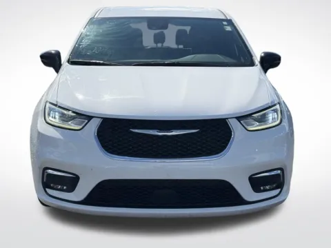 Another view of 2025 Chrysler Pacifica Select for sale in Kalamazoo, MI at Zeigler BMW of Kalamazoo