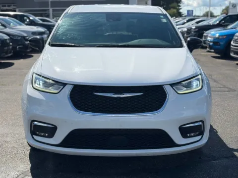 Another view of 2025 Chrysler Pacifica Select for sale in Kalamazoo, MI at Zeigler BMW of Kalamazoo