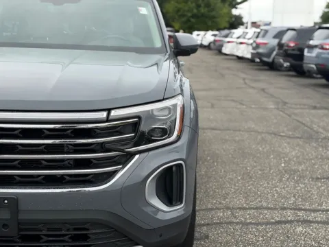 More photos of 2025 Volkswagen Atlas 2.0T SE w/Technology at Zeigler BMW of Kalamazoo, MI