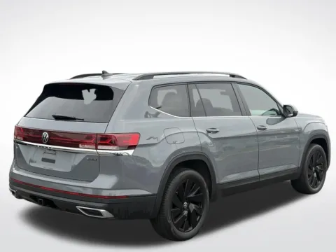 More photos of 2025 Volkswagen Atlas 2.0T SE w/Technology at Zeigler BMW of Kalamazoo, MI