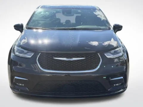Another view of 2025 Chrysler Pacifica Select for sale in Kalamazoo, MI at Zeigler BMW of Kalamazoo