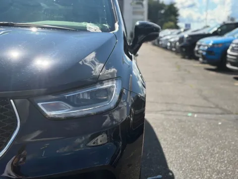 More photos of 2025 Chrysler Pacifica Select at Zeigler BMW of Kalamazoo, MI
