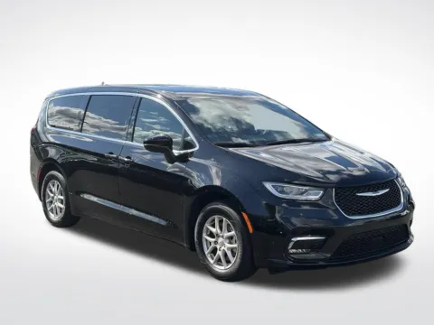 Another view of 2025 Chrysler Pacifica Select for sale in Kalamazoo, MI at Zeigler BMW of Kalamazoo