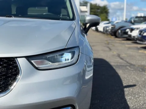 More photos of 2023 Chrysler Pacifica Touring L at Zeigler BMW of Kalamazoo, MI