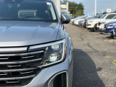 More photos of 2024 Volkswagen Atlas 2.0T SEL at Zeigler BMW of Kalamazoo, MI