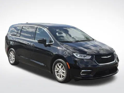 Photos of 2025 Chrysler Pacifica Select for sale in Kalamazoo, MI at Zeigler BMW of Kalamazoo